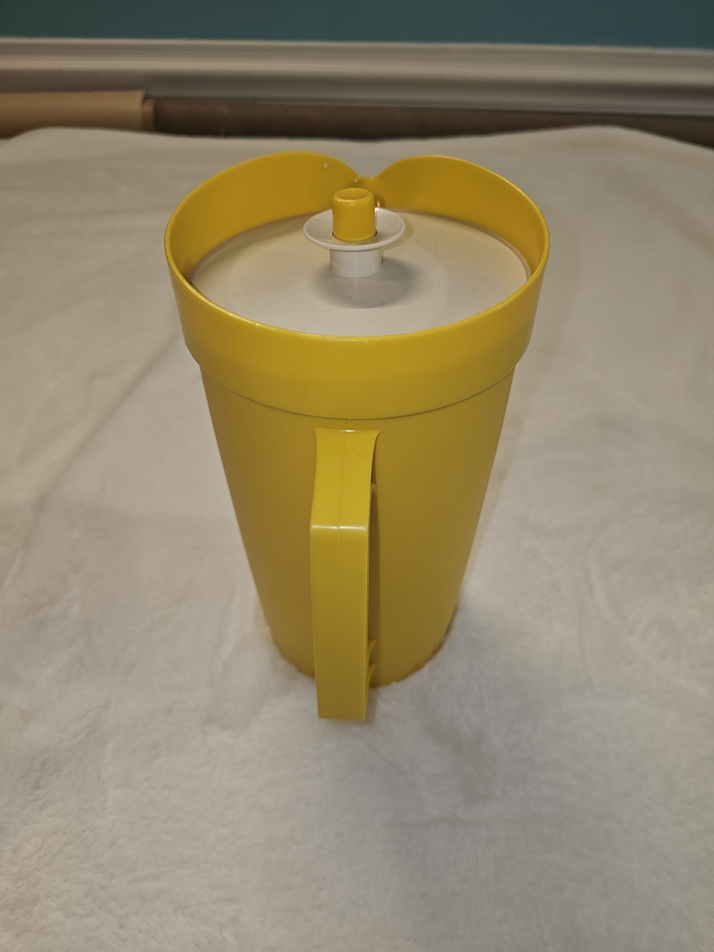 Vintage Tupperware Yellow Pitcher with White Vacuum Seal Lid